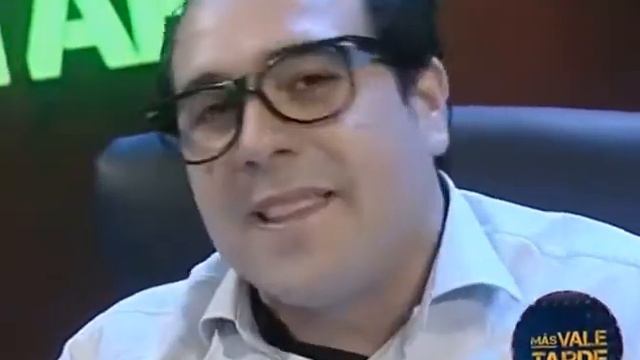 Más Vale Tarde "El Nerd" Pablo Mikozzi смотреть онлайн