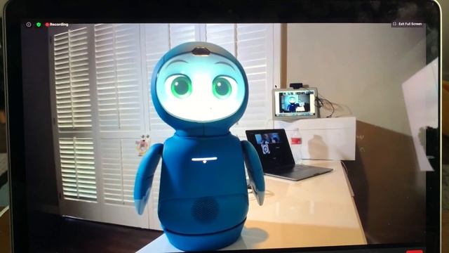 Moxie Robot Demo - A Robot Who Cares смотреть онлайн