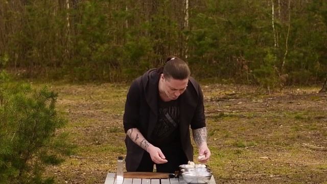 Шашлыки на майские праздники / шашлык из свинины / шашлык из курицы / грибы с мясом на шампурах смотреть онлайн