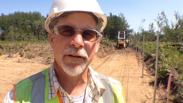 How We Drive Fence Posts In A Large Chain Link Project смотреть онлайн