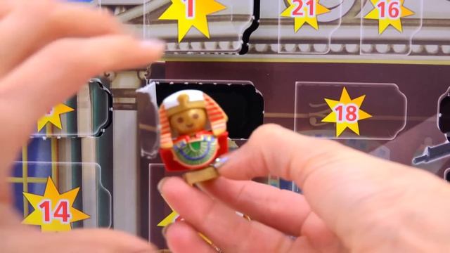Polly Pocket, Playmobil Holiday Christmas Advent Calendar Day 12 Toy Surprise Opening Video смотреть онлайн