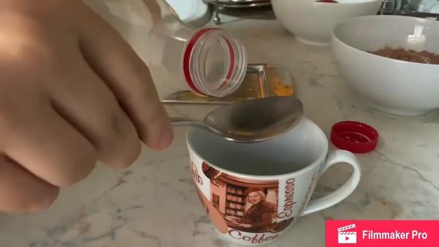 Шоколадный кекс с жидкой начинкой в микроволновке смотреть онлайн