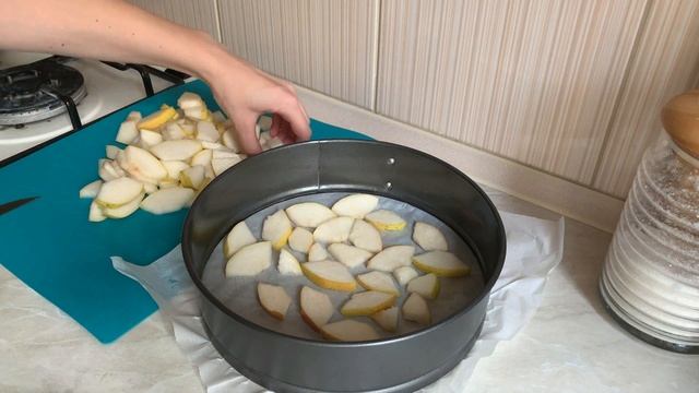 ШАРЛОТКА с грушей или яблоками| Простой рецепт смотреть онлайн