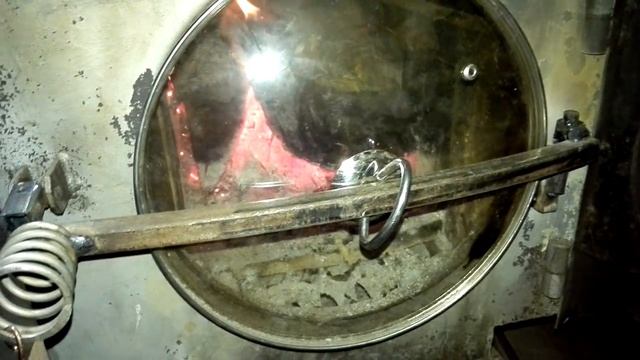 DIY Door for wood-burning stove from the lid of the pan /Стеклянная дверца для печи своими руками. смотреть онлайн