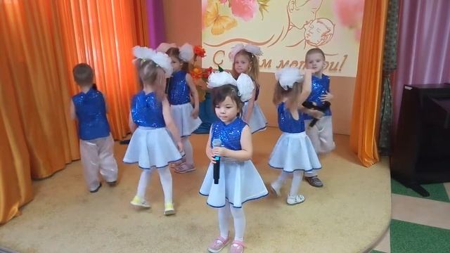 МАДОУ √202 г. Хабаровск вокальная студия "Конфетти" песня "Золотая мама" смотреть онлайн