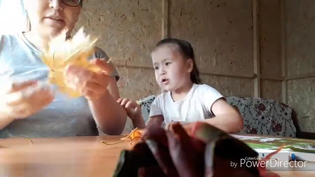 Осенние поделки/ Розы из кленовых листьев/ Наша семья vlog. смотреть онлайн