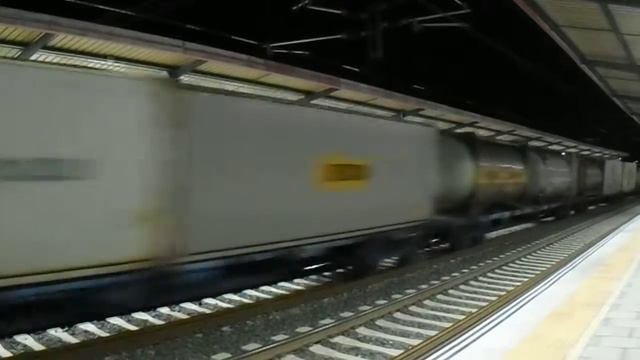TREN DE MERCANCIAS EN RUBI смотреть онлайн