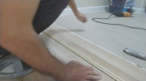 Как правильно установить порожек на ламинат