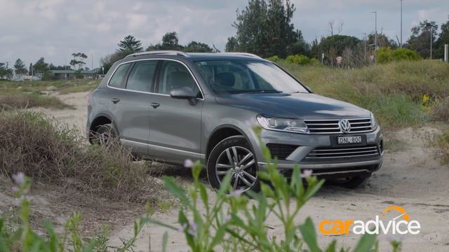 2017 Volkswagen Touareg Adventure: Quick Review | CarAdvice смотреть онлайн