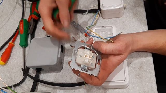 подключение двухклавишного выключателя