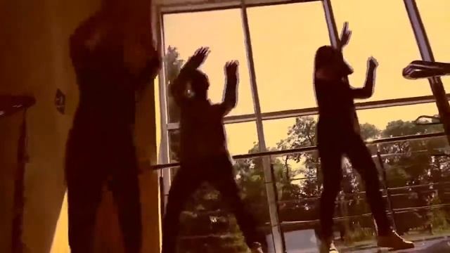 ТАНЦЕВАЛЬНЫЙ ФЛЕШМОБ НА 1 ИЮНЯ смотреть онлайн