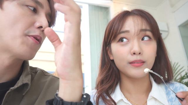 예쁜 아내가 데이트 중에 헌팅 당했을 때 남편의 기분이란...? смотреть онлайн
