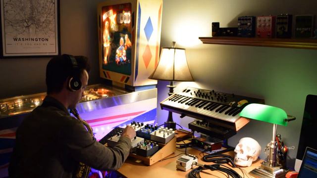 "Bigger" SAXOPHONIST creates song with HEDRA, MERCURY 7, POLYMOON, MICROCOSM, and TENSOR (stereo) смотреть онлайн