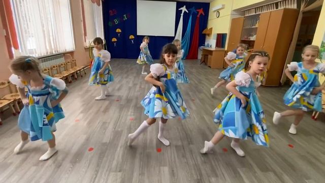 Танцевальный ансамбль МБДОУ ДС 245 СП г.Челябинск «Сельская кадриль» смотреть онлайн