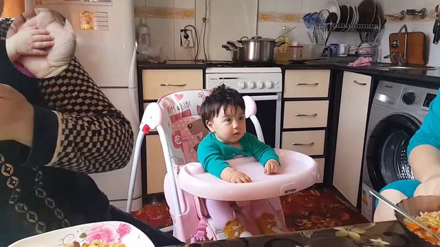 Заснула за столом. смотреть онлайн