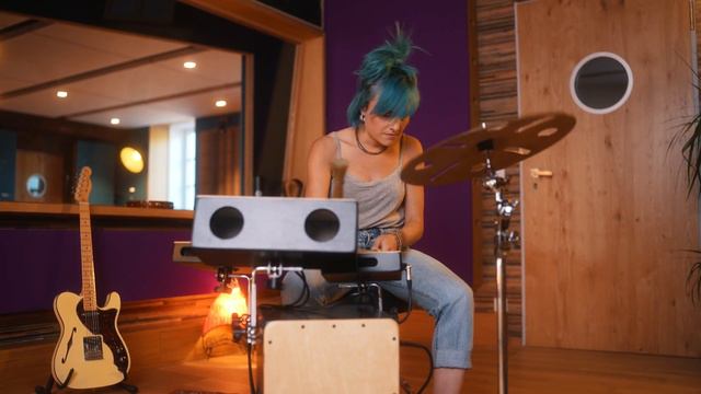 Charly Klauser - "Zuhaus" - Live Session - Meinl Percussion Cocktail Cajon Kit смотреть онлайн