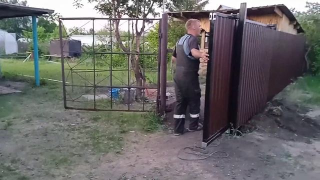Забор из профнастила часть 4 смотреть онлайн
