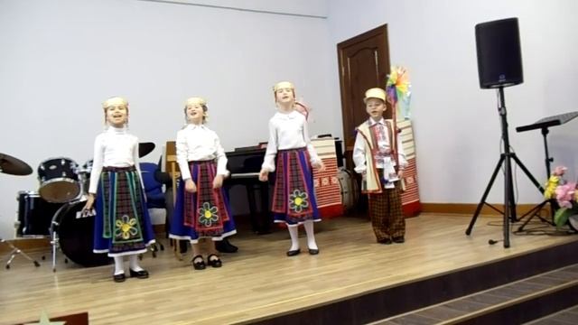 Детская школа искусств Смолевичи младший хор Коляды 2018 смотреть онлайн