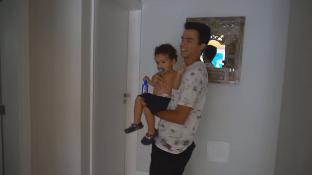 VIRAMOS BABÁS NA MANSÃO POR UM DIA! - (DESESPERO) смотреть онлайн