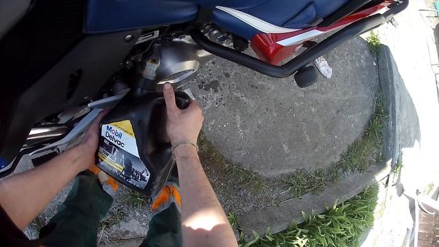 Замена масла Honda Varadero XL1000 смотреть онлайн