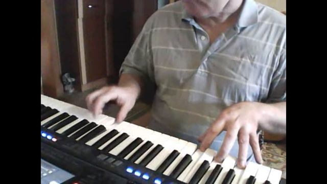Yamaha PSR SX-700 /сыграл какую то музыку из 80х годов electro смотреть онлайн
