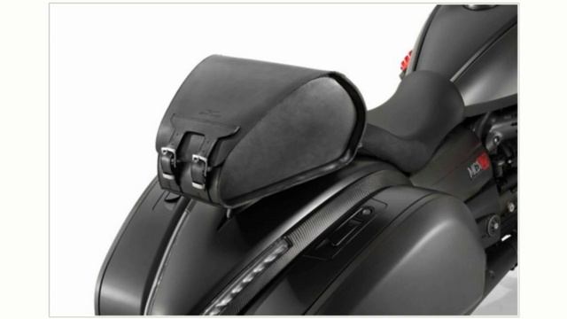 Углеродный крузер MGX-21 от Moto Guzzi: стиль и роскошь в каждой детали. смотреть онлайн