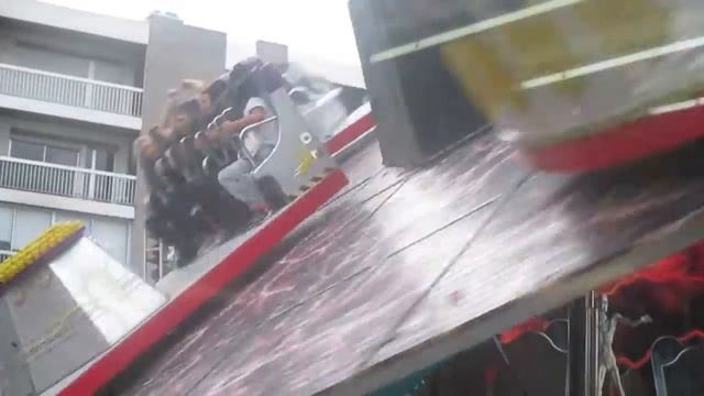 Shake Off vue de la caisse Fete Foraine Carcassonne 2014 смотреть онлайн