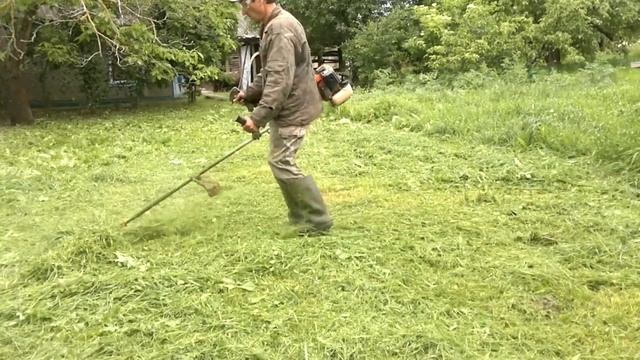 Бензотример. Мотокоса в работе Леска 3мм. смотреть онлайн