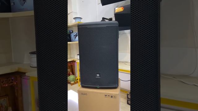 Loa JBL Harman EON715: đầy đủ đồ ăn chơi cho quý anh có sân vườn смотреть онлайн