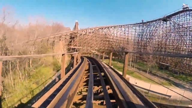 [Review] Why 'The Beast' at King's Island is the World's Greatest Coaster смотреть онлайн