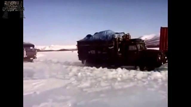 Урал тянет КамАЗ за трос зимой. смотреть онлайн