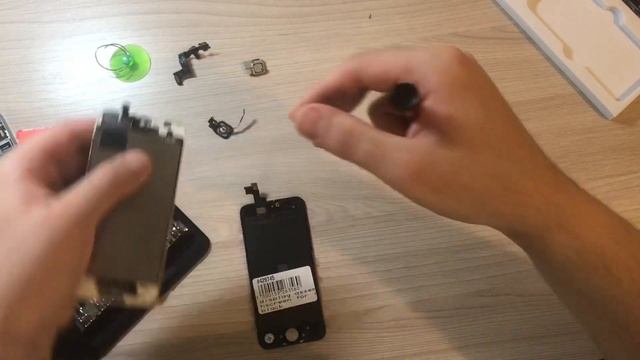 Восстановление iPhone 5s купленного за 1000. Разборка и замена дисплея с кнопкой home. смотреть онлайн