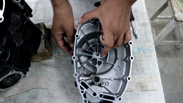 Engine Rebuild Guide : TVS Apache RTR 180/160 2V смотреть онлайн