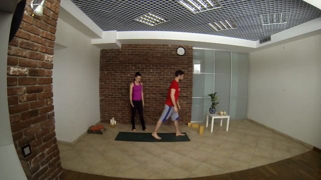 "Все о йоге по-немногу" Урок №4 : Асаны стоя. Студия YogaHall смотреть онлайн