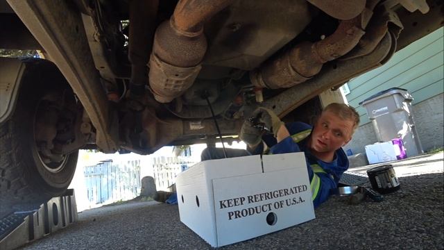 Американский Ford F250 6.2L | Стоит ли менять масло самому или же платить дилеру? Сколько стоит? смотреть онлайн