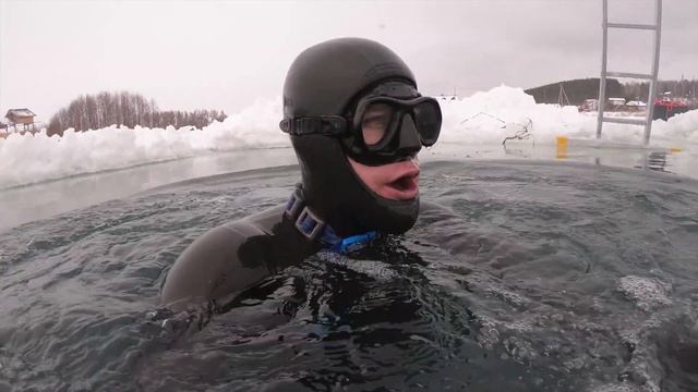 Самая классная подледная фридайверская нырялка | Freediving Under Ice | Toskanka 2021 смотреть онлайн