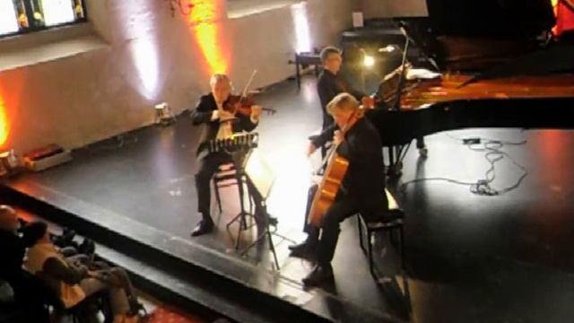 Edvard Grieg: Andante Con Moto (piano trio) - VALEN TRIO смотреть онлайн