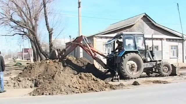 Водоканал устраняет аварии на улицах города. Апрель 2013 год. смотреть онлайн