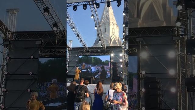 Чулпан Хаматова читает стихи на Усадьба Джаз 2019, Москва 23.06 смотреть онлайн