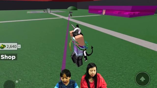Superhero Ryan and Superhero Mommy in Roblox! Let's Play Roblox Superhero Tycoon! смотреть онлайн