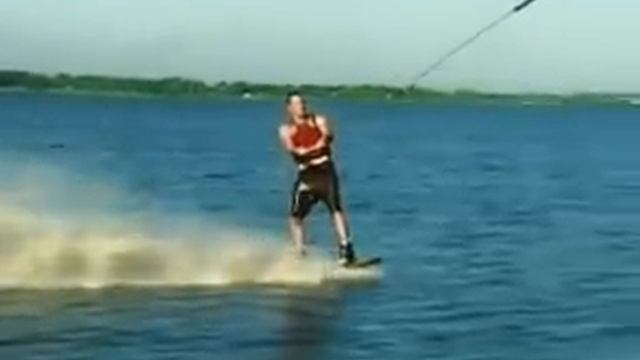 Wakeboard Tutorial : How to do a Backflip! смотреть онлайн