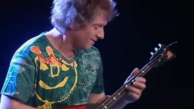 This is how the balalaika sounds in the hands of the master. смотреть онлайн