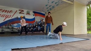 Тренер и его ученики по брейк дансу отжигают! 2 часть