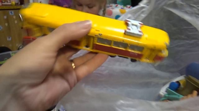 ОТДАЮ свои ИГРУШКИ слишком МНОГО! ЧАСТЬ 1 смотреть онлайн