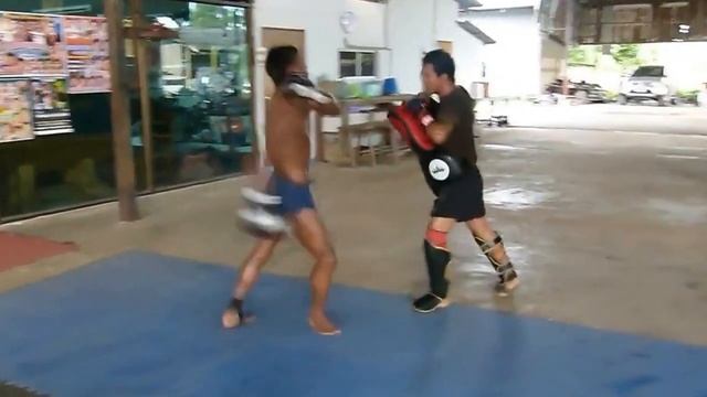 Легенда Тайского бокса  Buakaw Por Pramuk