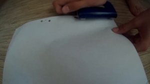 Что такое дырокол ? Как пользоваться дыроколом ?