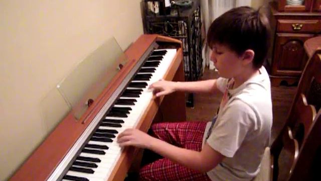 Steve playing the new digital piano смотреть онлайн