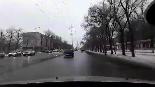 Астрахань.Водитель окуратнее на пешеходке