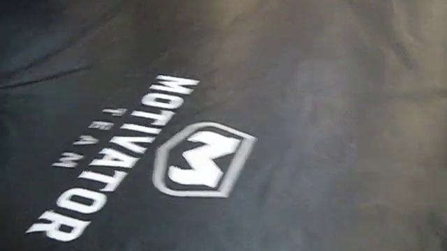 Выход на рычаг локтя стоящему на коленях, вариант с контролем плеча.