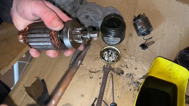 Como cambiar o reparar un motor de arranque de un coche (Renault Clio) смотреть онлайн